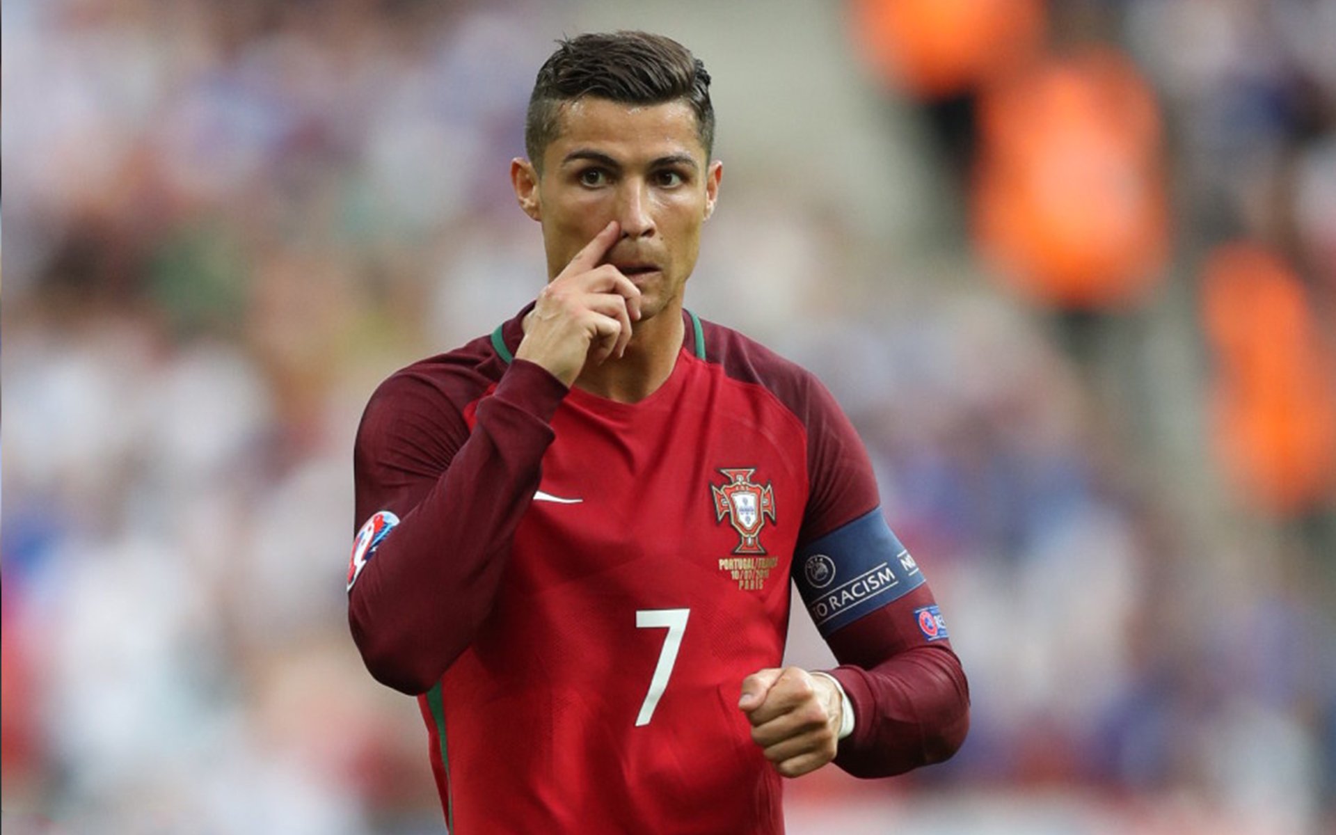 赛季末,他在比赛最后几秒投中“惊天远投”,带领球队逆袭成功!